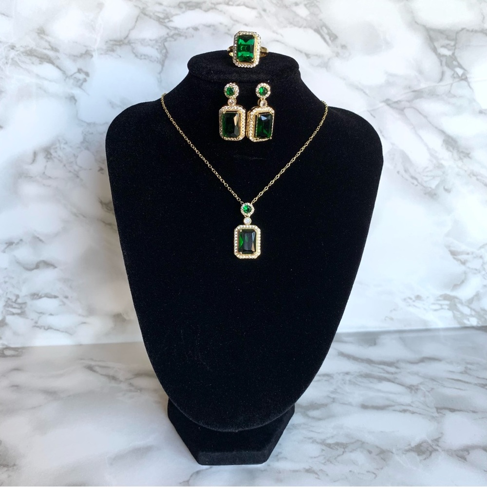 ♦️SALE♦️Luxury Emerald Green Cubic Zirconia Sets